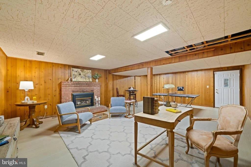 Photo of 11809 COLLINS DRIVE