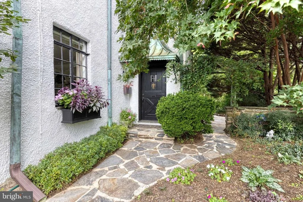 Photo of 304 TAPLOW ROAD