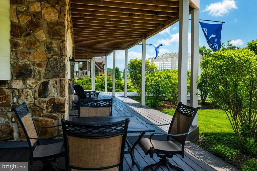 Photo of 282 LAKEFRONT LINKS DRIVE
