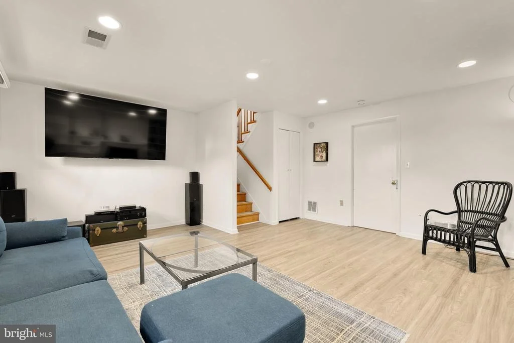 Photo of 1005 RUPPERT ROAD