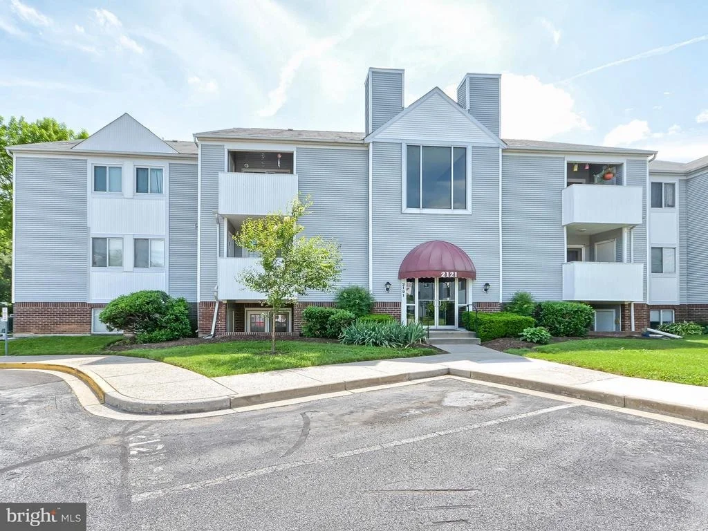 Photo of Unit 1C at 2121 WAINWRIGHT COURT