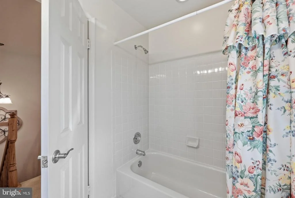 Photo of 1019 CHINABERRY DRIVE