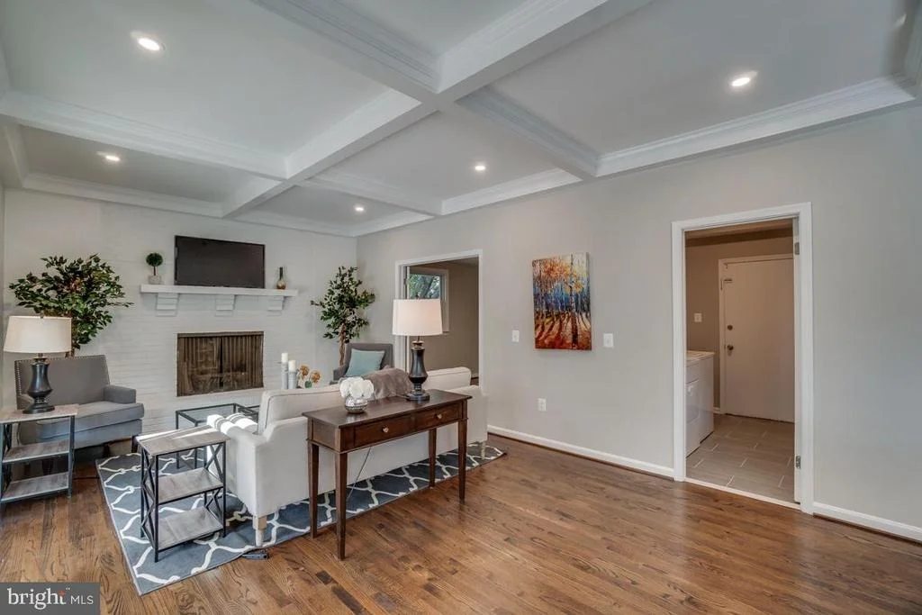 Photo of 913 SADDLEBACK COURT