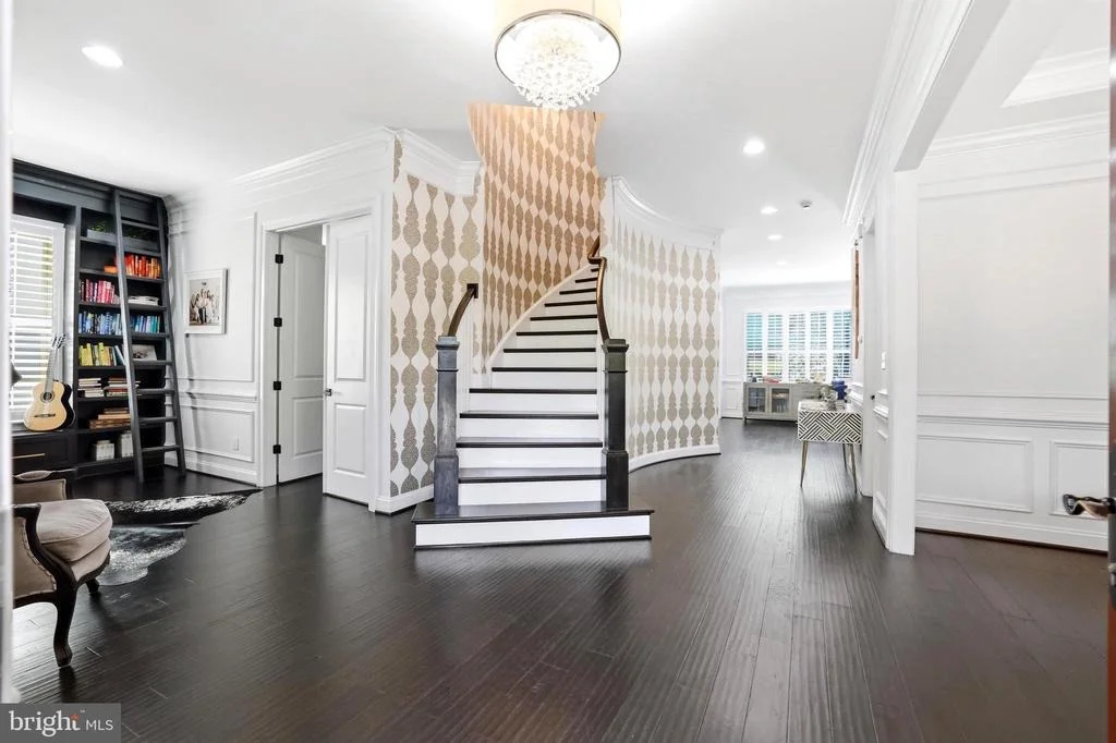 Photo of 20623 HOLYOKE DRIVE