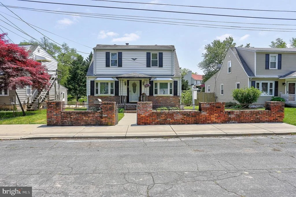 Photo of 8 TERRACE DRIVE