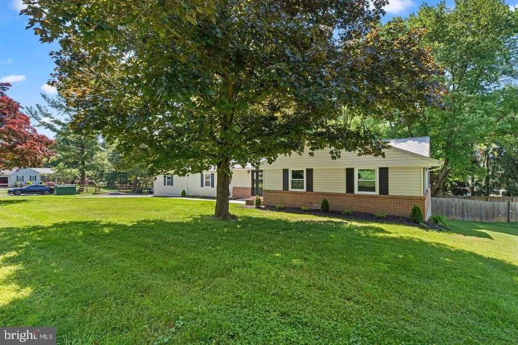 Photo of 14906 DUNSTAN LANE