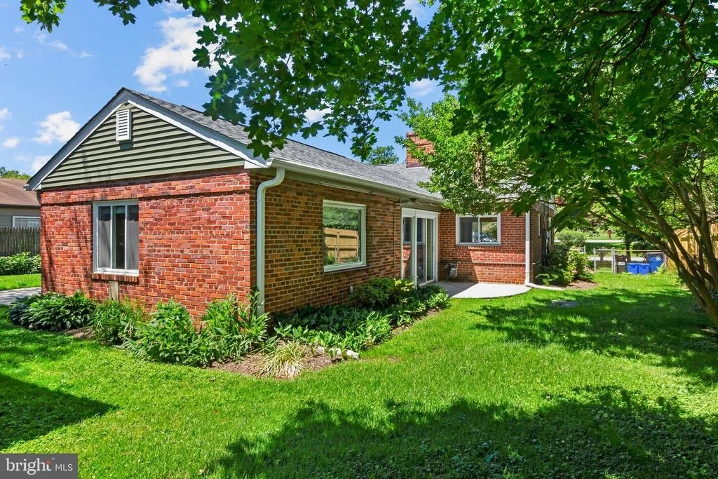 Photo of 10611 BUCKNELL DRIVE