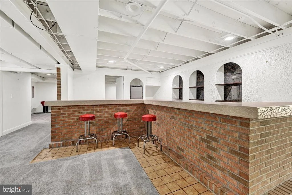 Photo of 6 DREW COURT