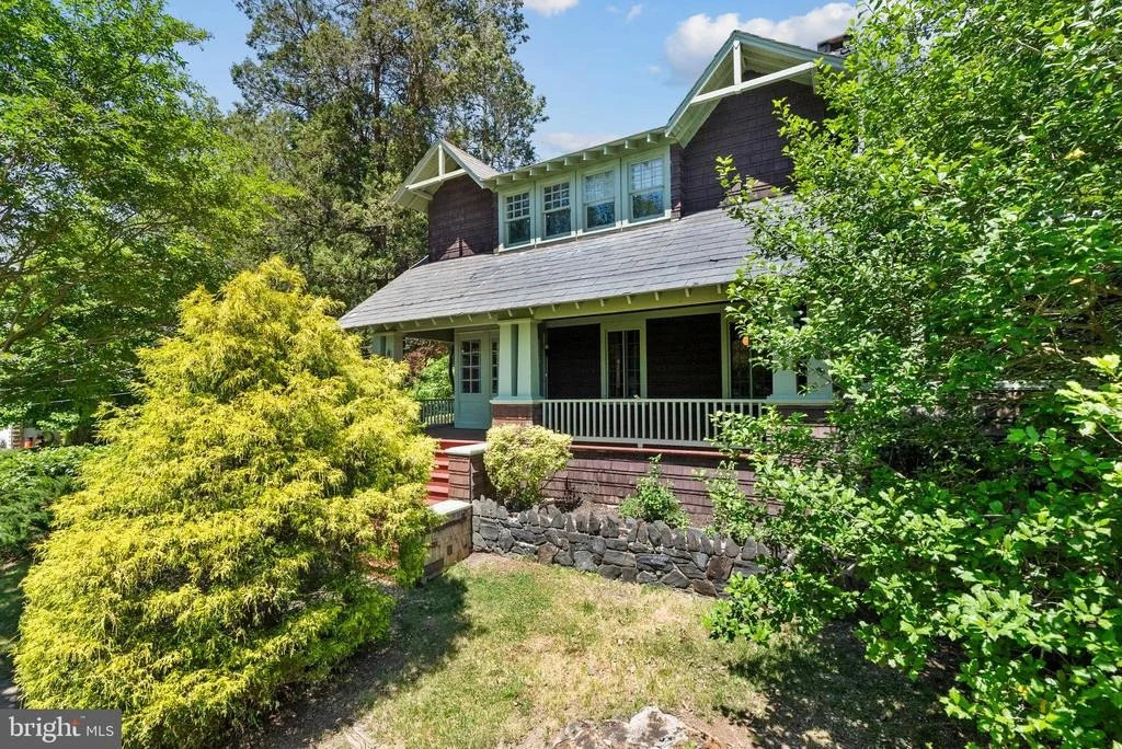 Photo of 4000 WHITE AVENUE