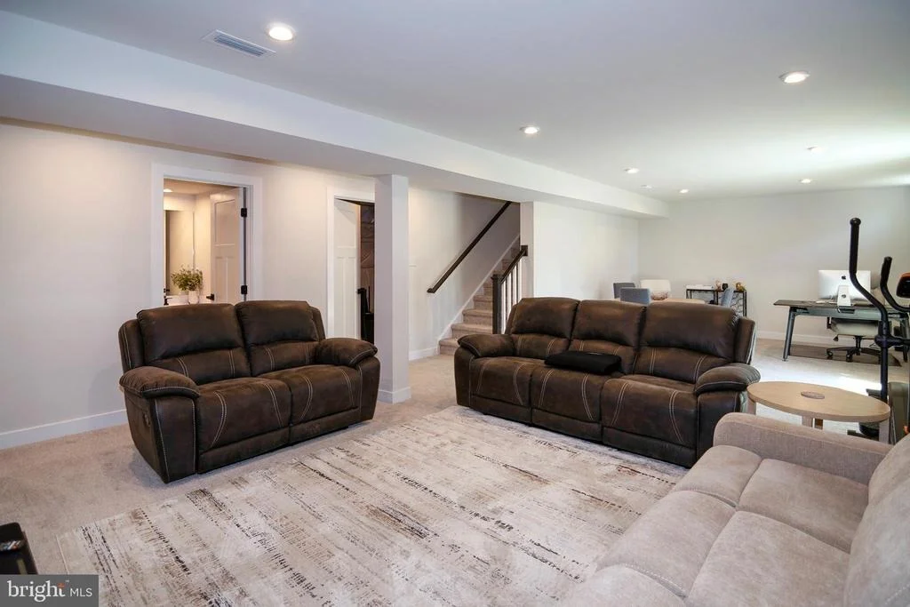 Photo of 17 SEQUOIA COURT