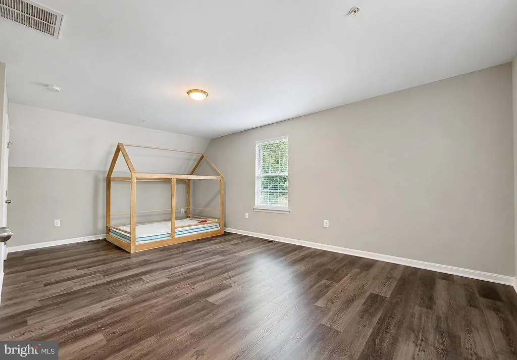 Photo of 976 JOHNSWOODS ROAD