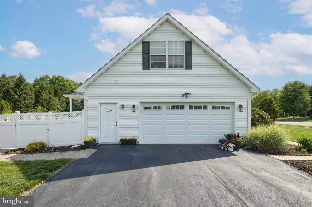 Photo of 120 DERBY DRIVE