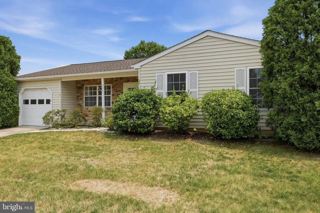 Photo of 5661 CRABAPPLE DRIVE
