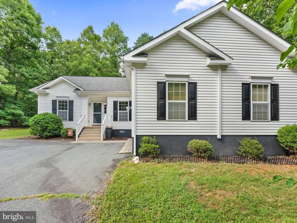 Photo of 178 PINEHURST DRIVE