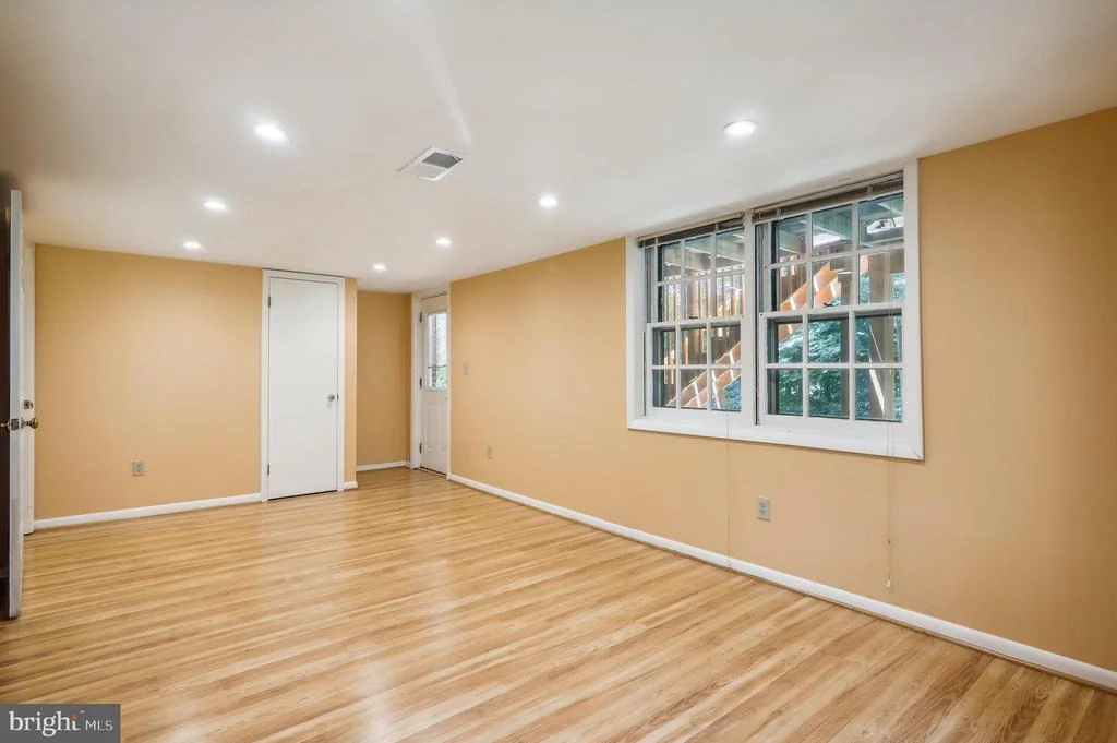 Photo of 8217 WINDSOR VIEW TERRACE