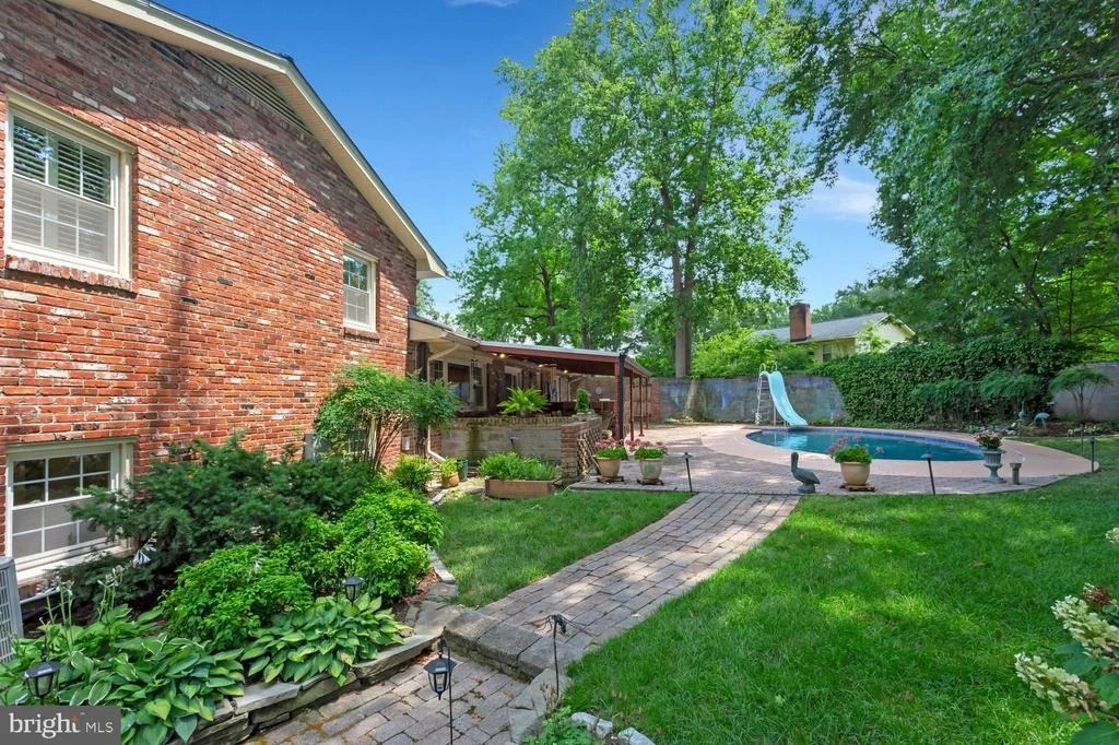 Photo of 4401 DOLPHIN LANE
