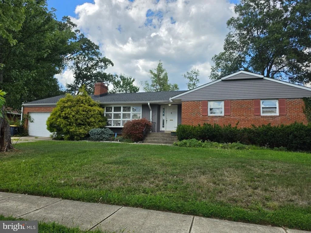Photo of 9618 WELLINGTON STREET