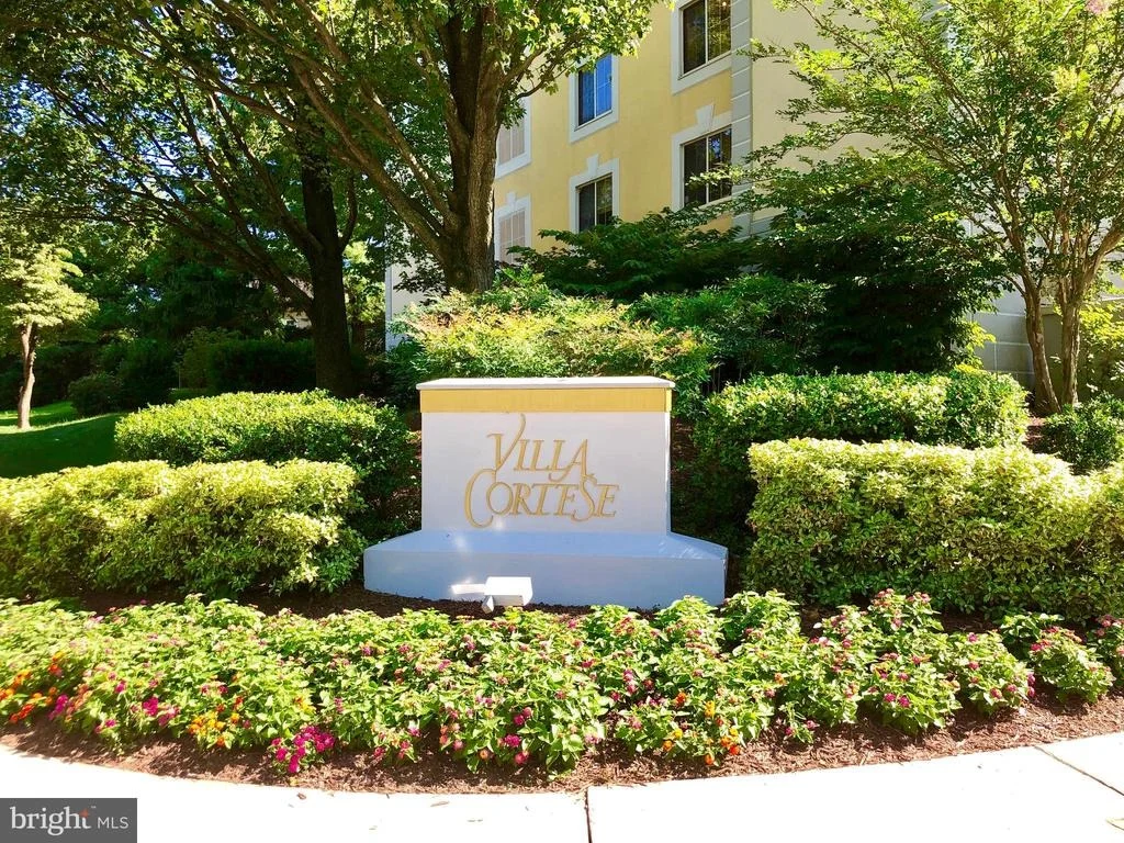 Photo of Unit 306 at 14801 PENNFIELD CIRCLE
