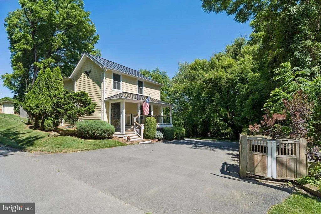 Photo of 18280 CLAYTON HALL ROAD