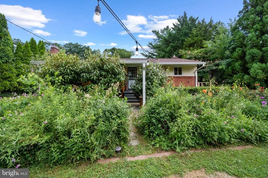 Photo of 803 JOPPA ROAD W