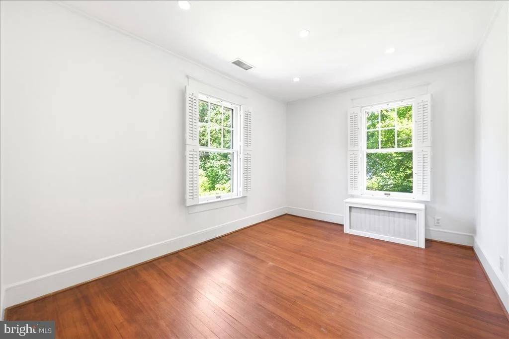 Photo of 7109 MEADOW LANE