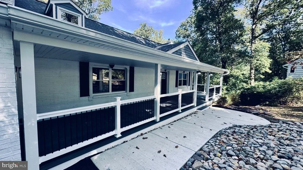 Photo of 201 SINGLETREE COURT