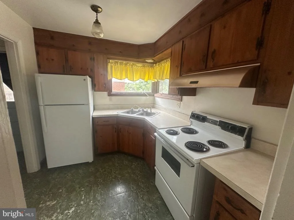 Photo of 214 MOLDEN DRIVE