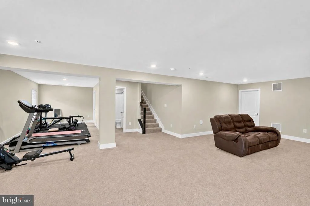 Photo of 4294 SHAKESPEARE CIRCLE