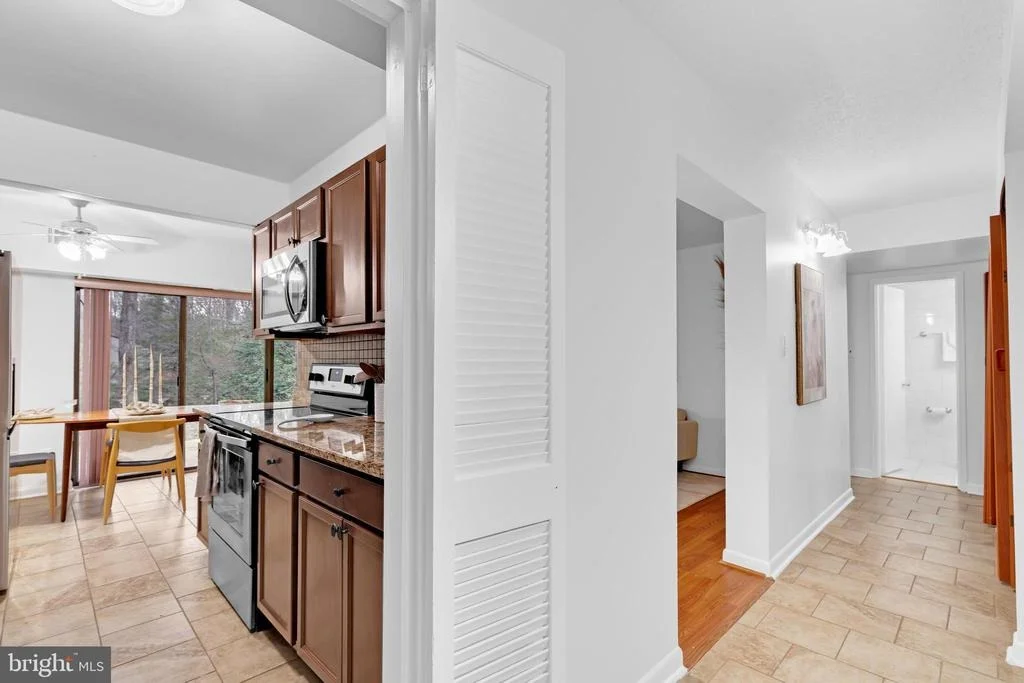Photo of Unit 832B at 11637 STONEVIEW SQUARE
