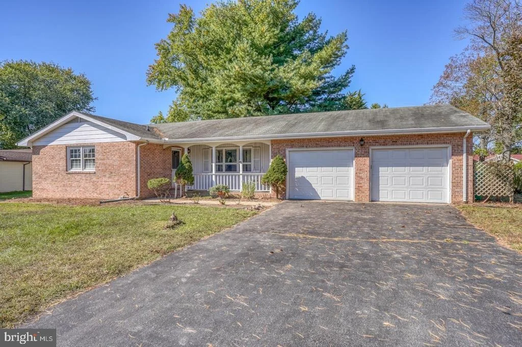 Photo of 54 MEADOW GLEN DRIVE