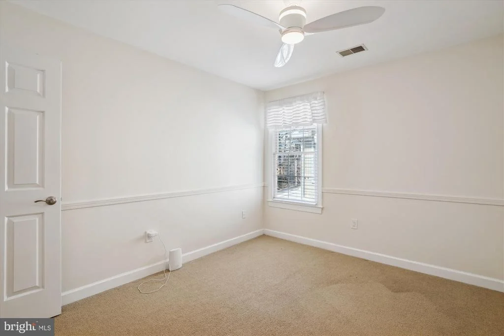 Photo of 302 TSCHIFFELY SQUARE ROAD