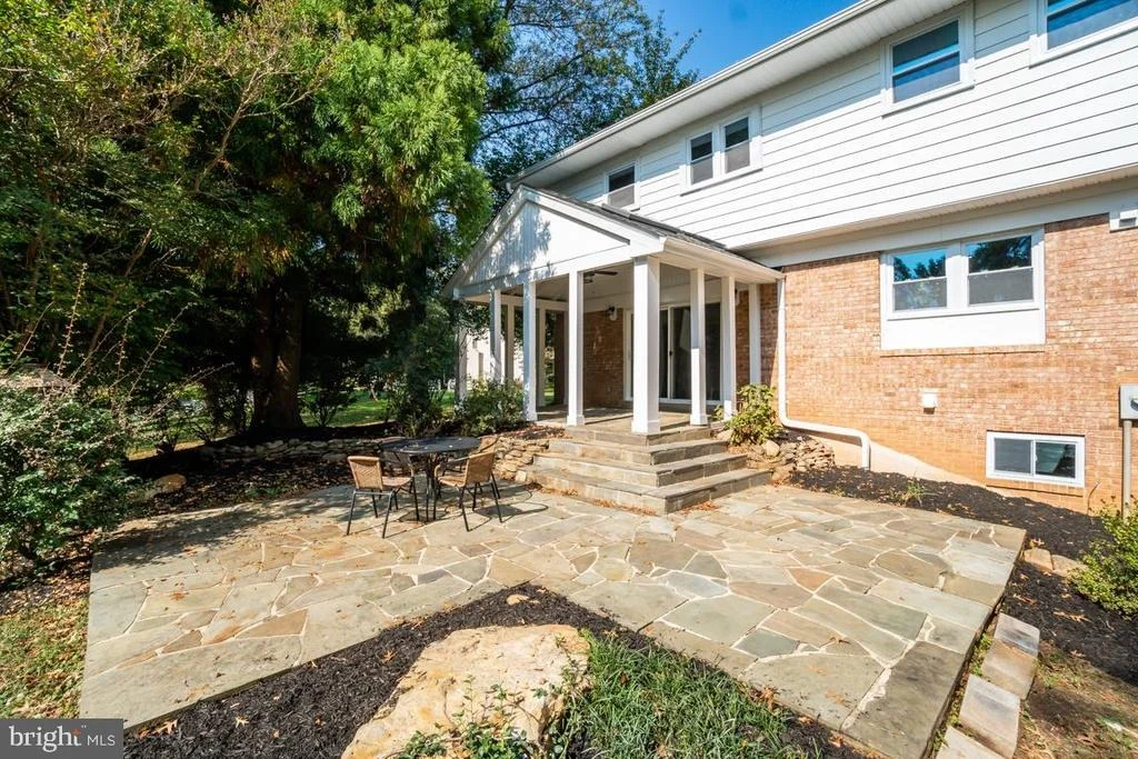 Photo of 913 SADDLEBACK COURT