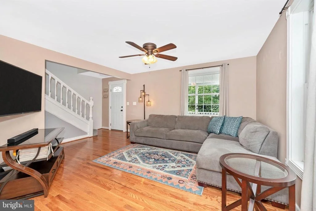 Photo of 1 E E STREET