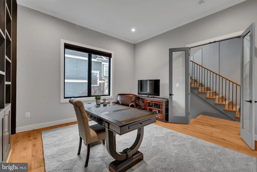 Photo of 1100 BALLS HILL ROAD