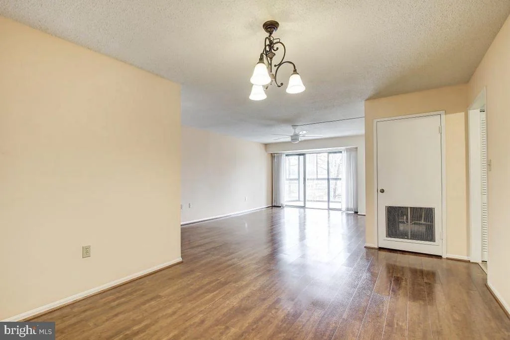 Photo of Unit 1422 at 15101 INTERLACHEN DRIVE