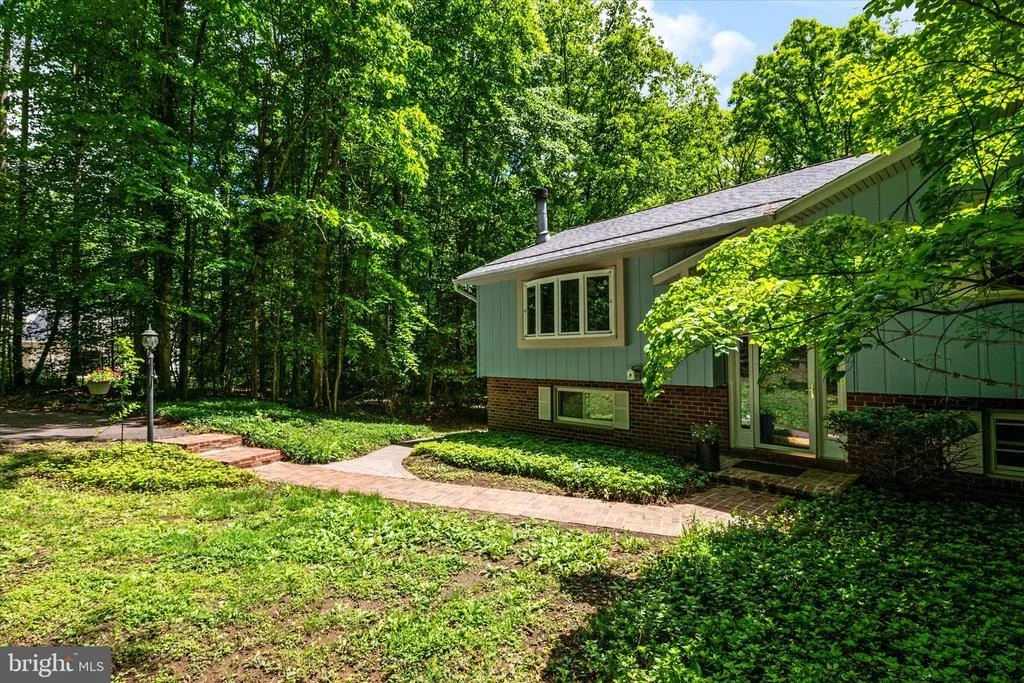 Photo of 2194 HALLMARK COURT