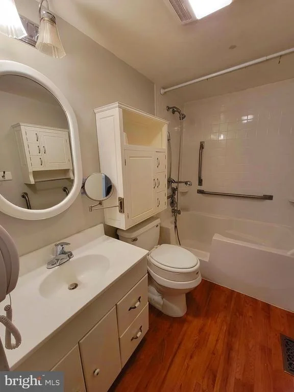 Photo of 1826 MILLSTREAM DRIVE