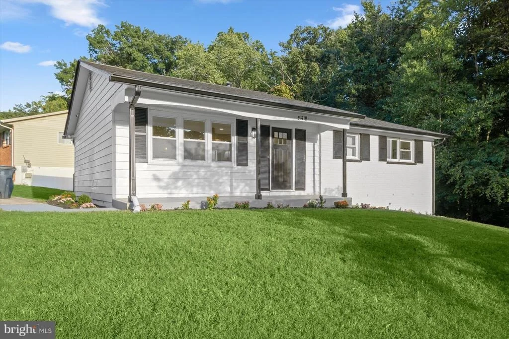 Photo of 5918 SOUTHGATE DRIVE