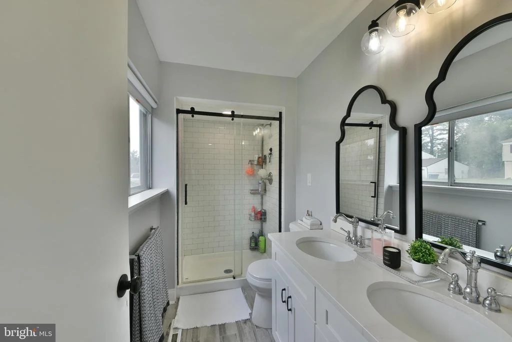 Photo of 8 WINDOVER LANE