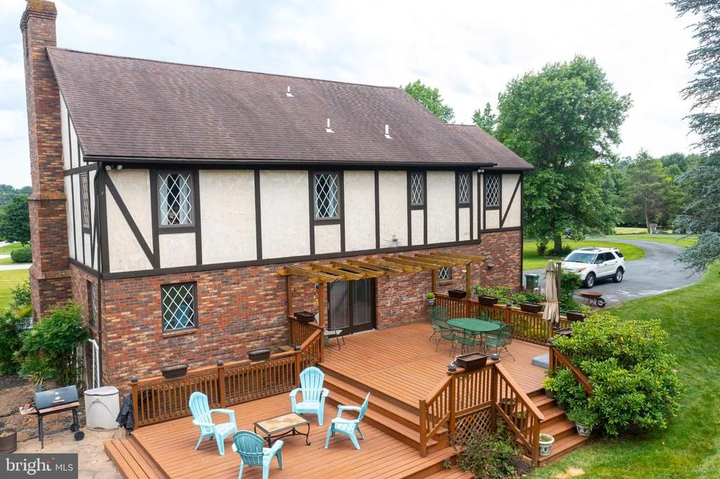Photo of 2300 KINGS ARMS DRIVE
