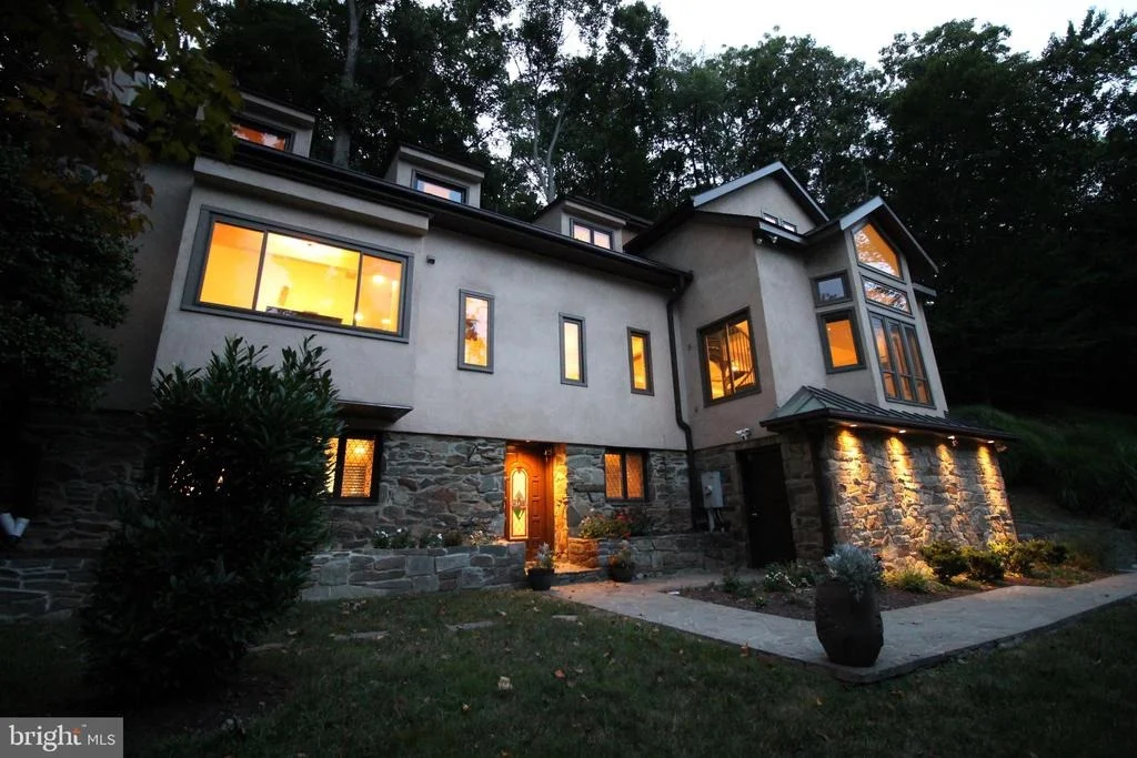 Photo of 9919 MACARTHUR BOULEVARD