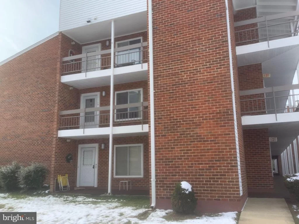 Photo of Unit 142A at 3510 FOREST EDGE DRIVE
