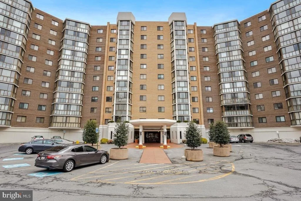 Photo of Unit 4520 at 15100 INTERLACHEN DRIVE