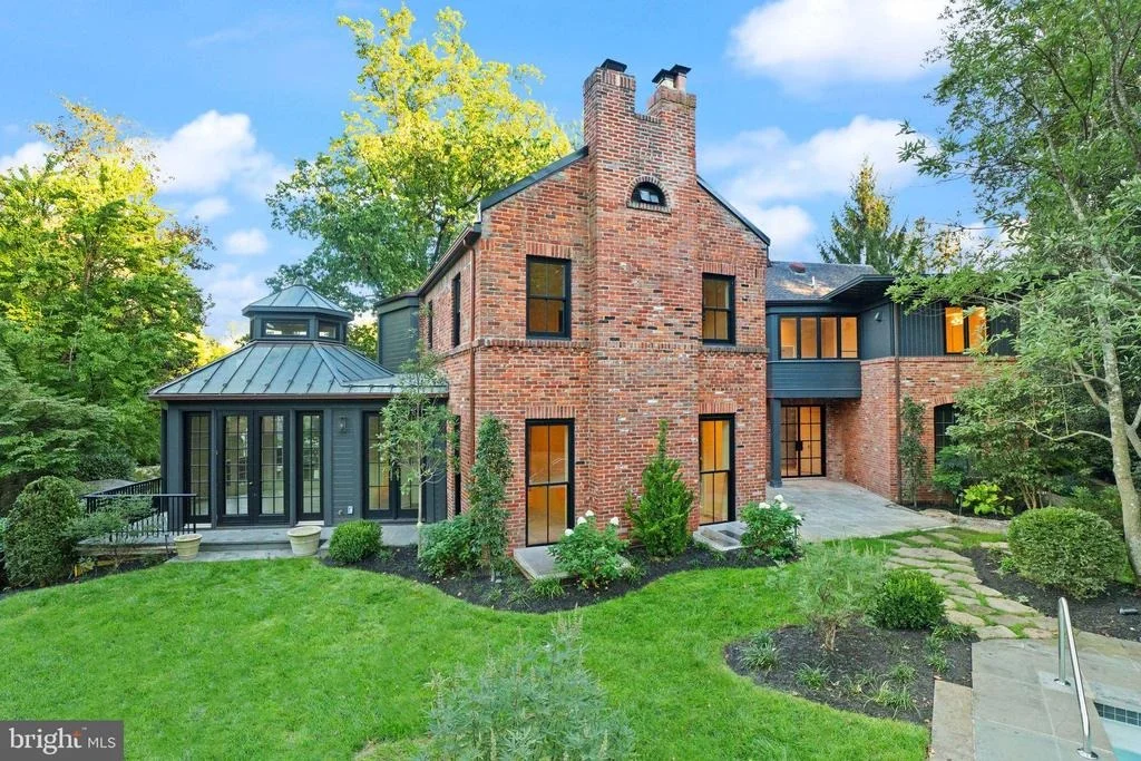 Photo of 3525 SPRINGLAND LANE NW