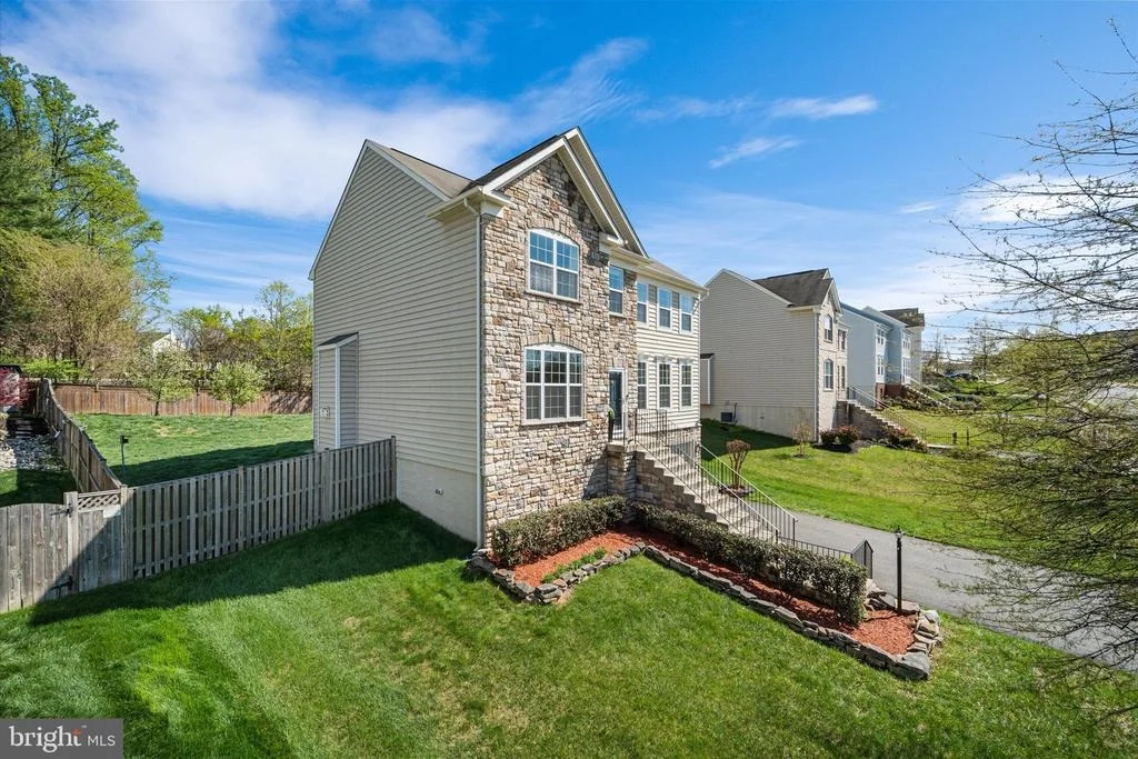 Photo of 15929 EAGLE FEATHER DRIVE
