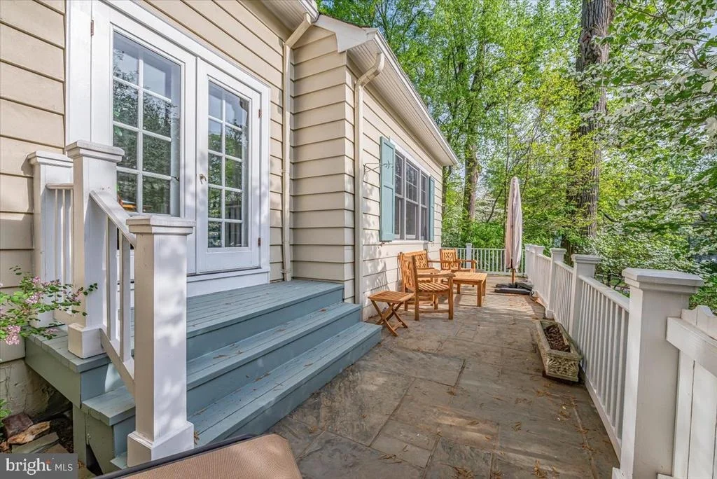 Photo of 7109 MEADOW LANE