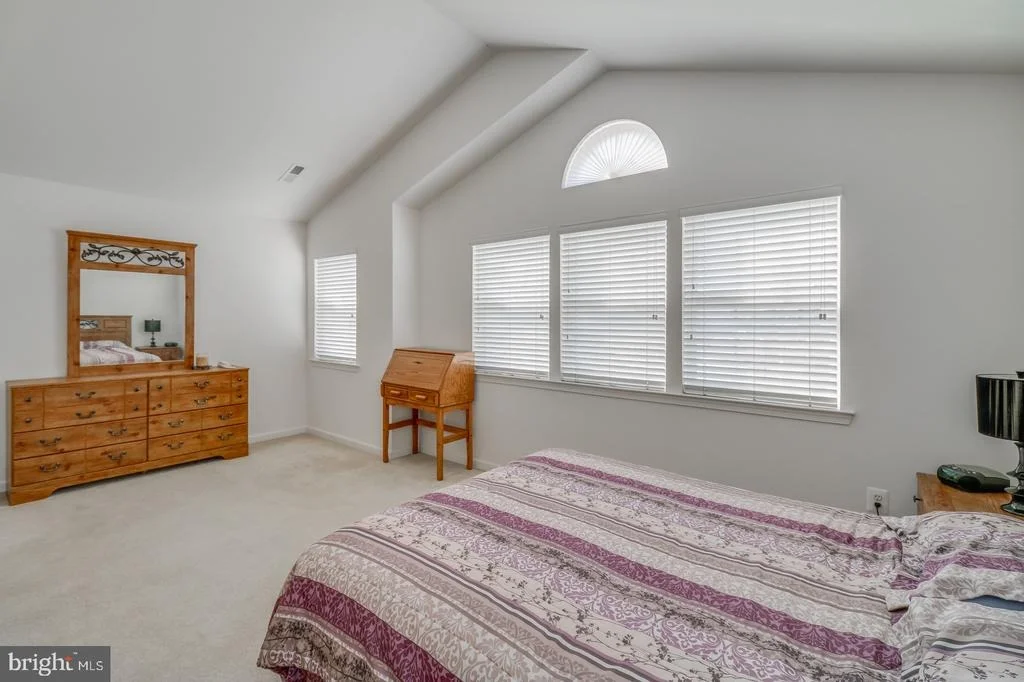 Photo of 254 LONE TREE DRIVE