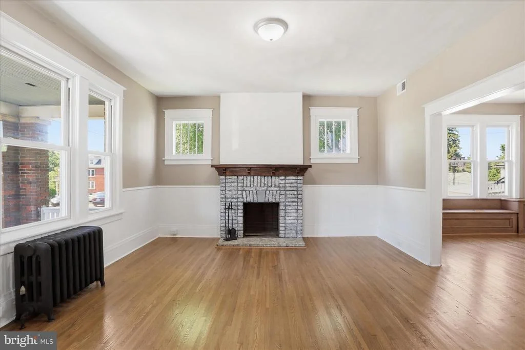 Photo of 819 SUMMIT AVENUE