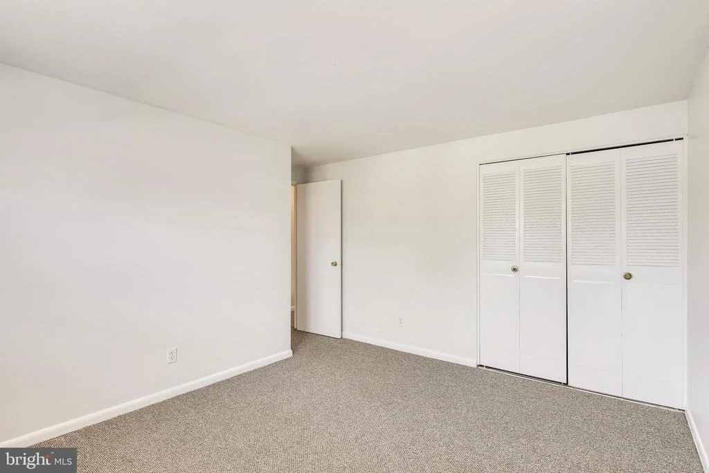 Photo of 937 GROVEHILL ROAD