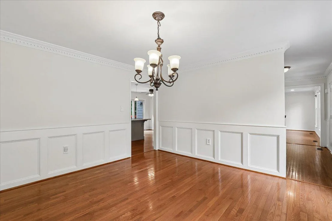 Photo of 8253 HONEYSUCKLE ROAD